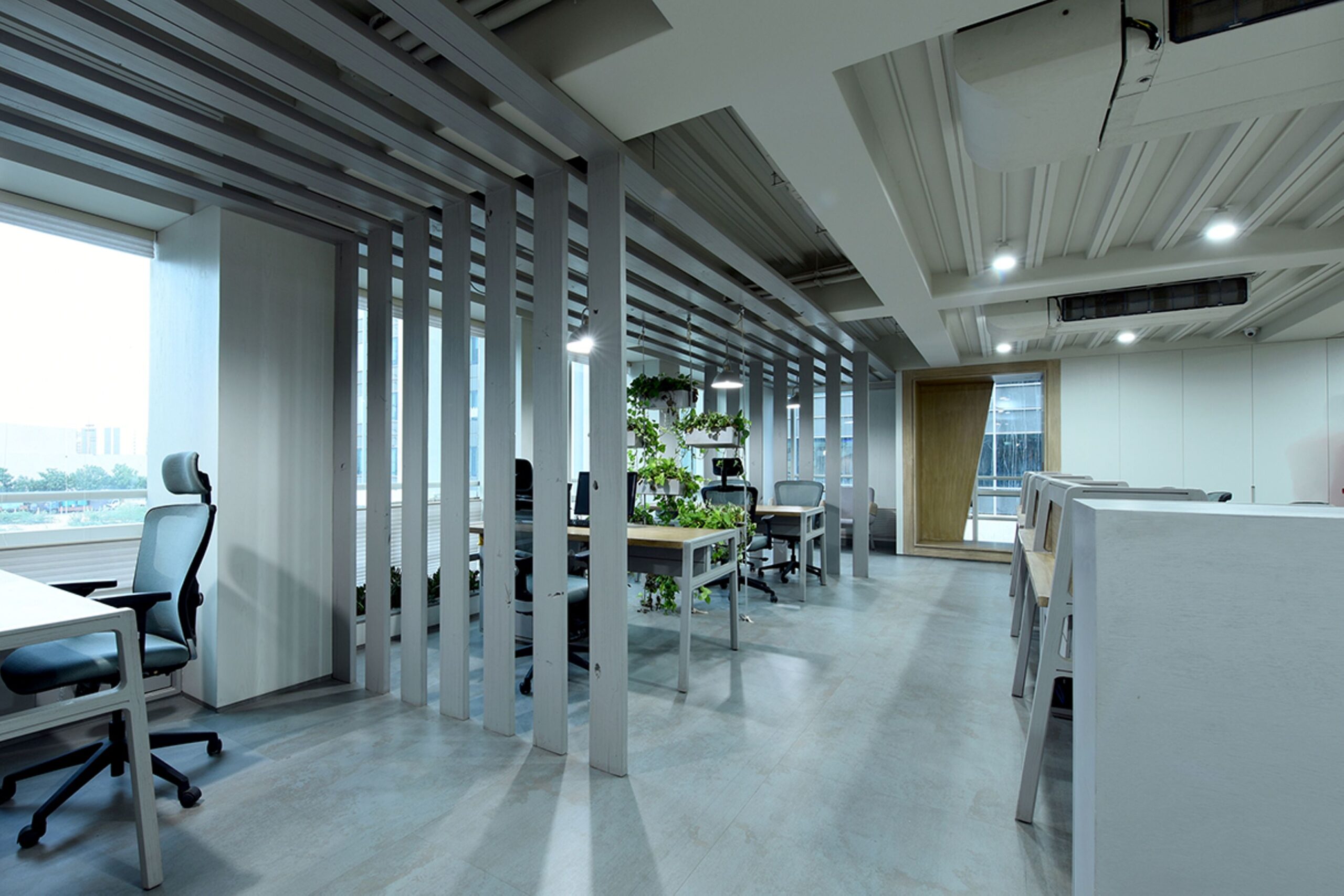 Modern office interior design by Elannspace
